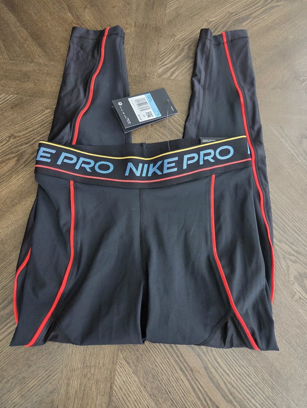 NIKE Pro Training Tight NWT 7/8 Length In Black with Blue Red Yellow sz MEDIUM